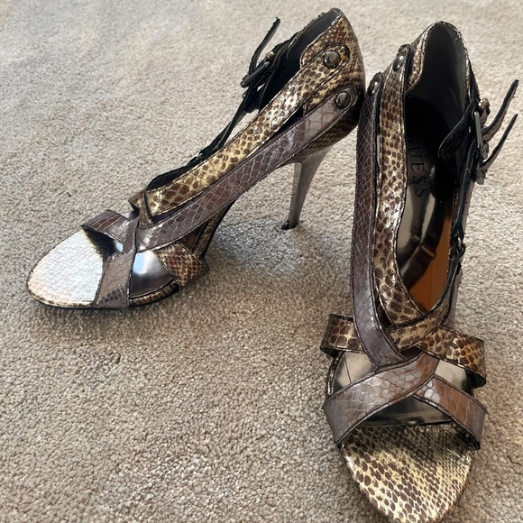 NEW! GUESS SNAKE SKIN STRAPPY SHINY STILETTO HEELS HEEL SIZE 8.5 - Picture 2 of 7